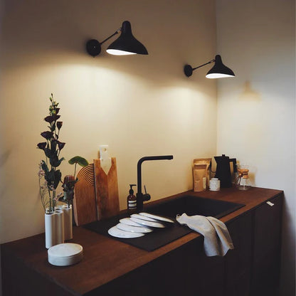 Mantis BS5 Wall Light