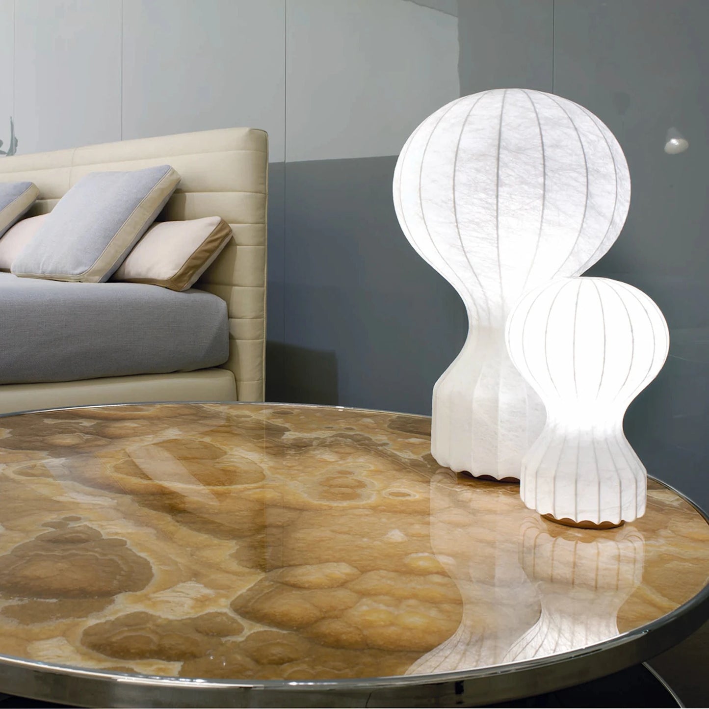 Gatto table lamp