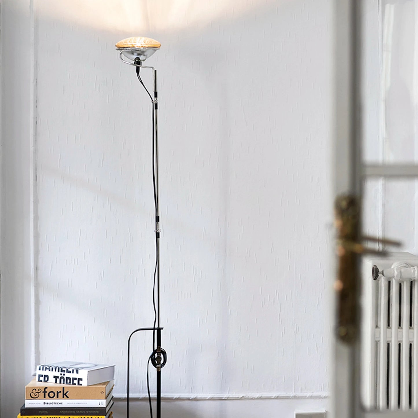 Toio floor lamp