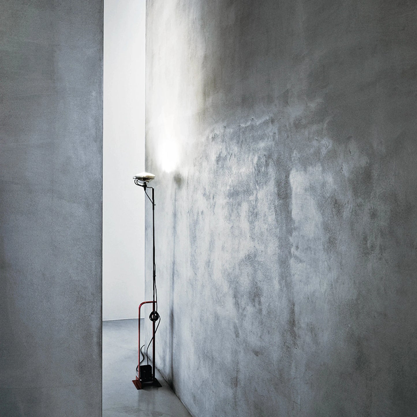 Toio floor lamp